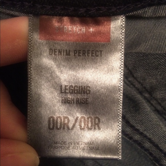 High Waisted Dark Wash Perfect Curves Jean Legging - Picture 4 of 5